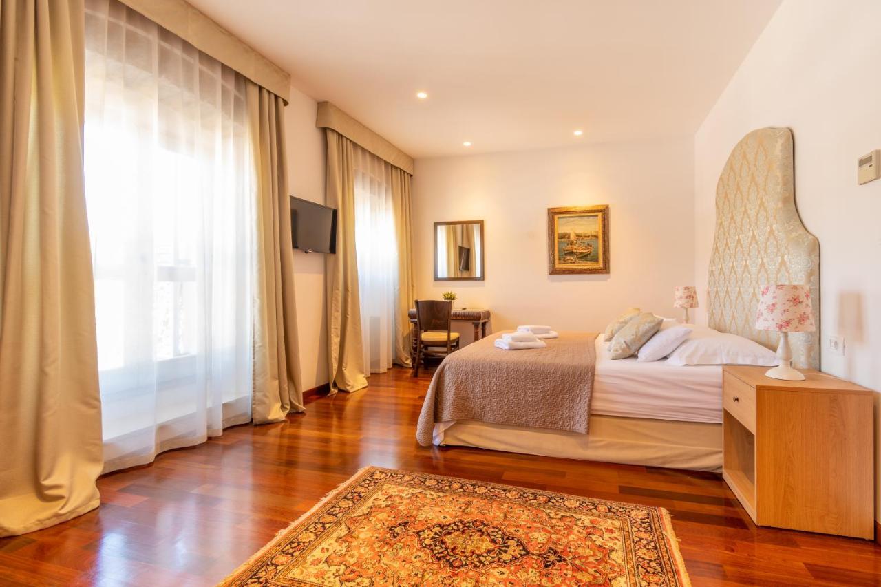 B&B Heritage Villa Apolon Stari Grad  Exterior foto